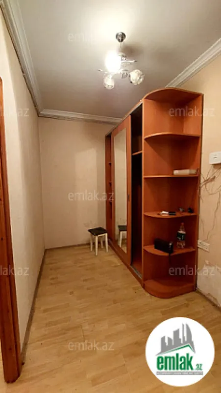 Satılır 2 otaqlı köhnə tikili 65 m²