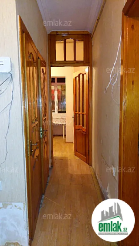 Satılır 2 otaqlı köhnə tikili 65 m²