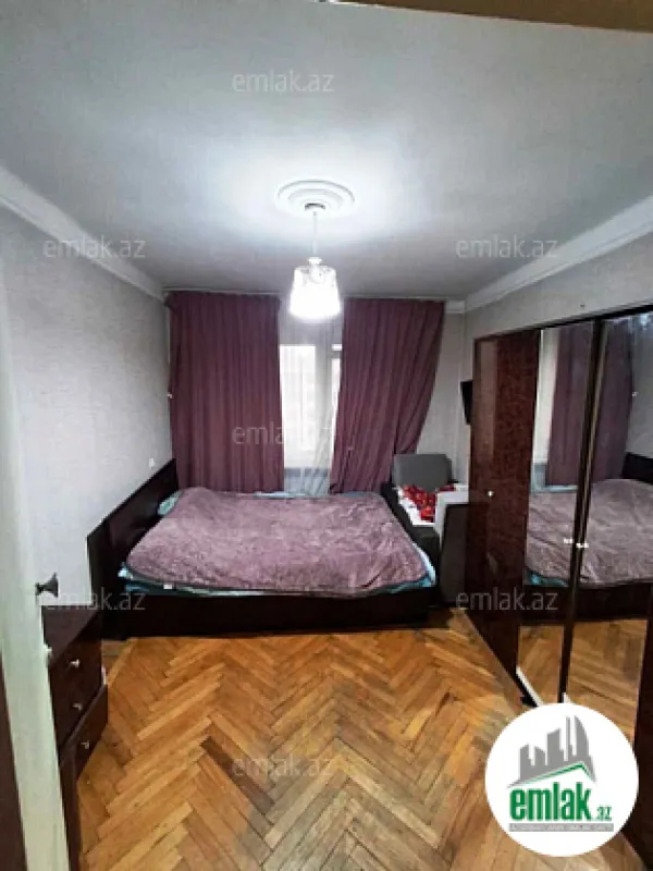 Satılır 2 otaqlı köhnə tikili 60 m²