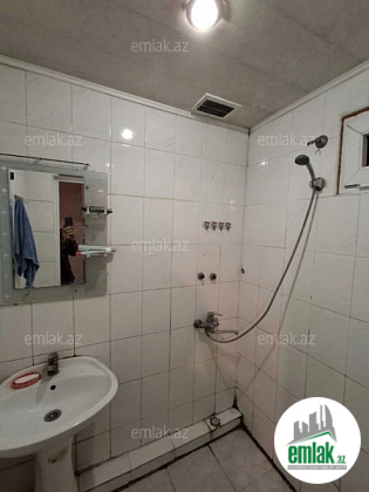 Satılır 2 otaqlı köhnə tikili 60 m²