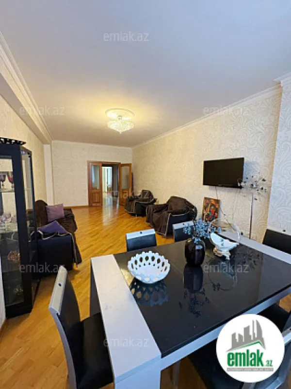 Satılır 3 otaqlı yeni tikili 120 m²