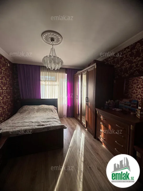 Satılır 2 otaqlı köhnə tikili 65 m²