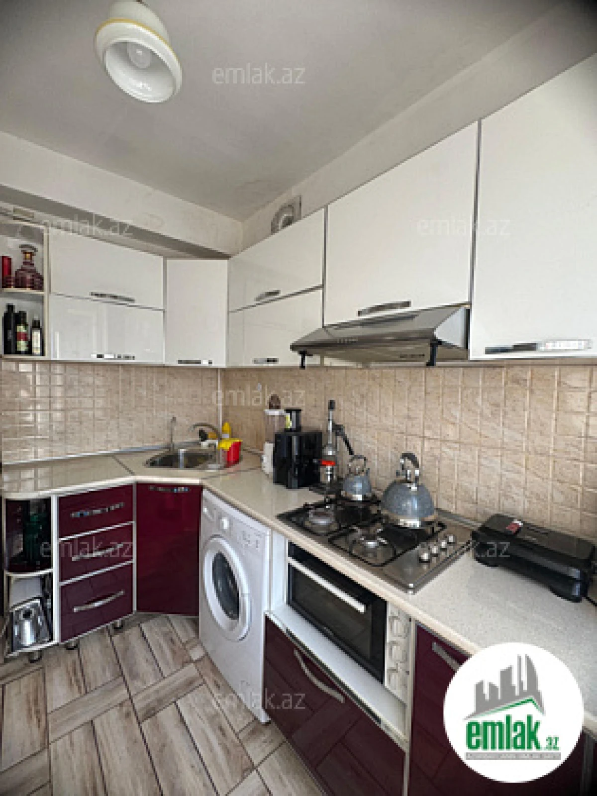 Satılır 2 otaqlı köhnə tikili 65 m²