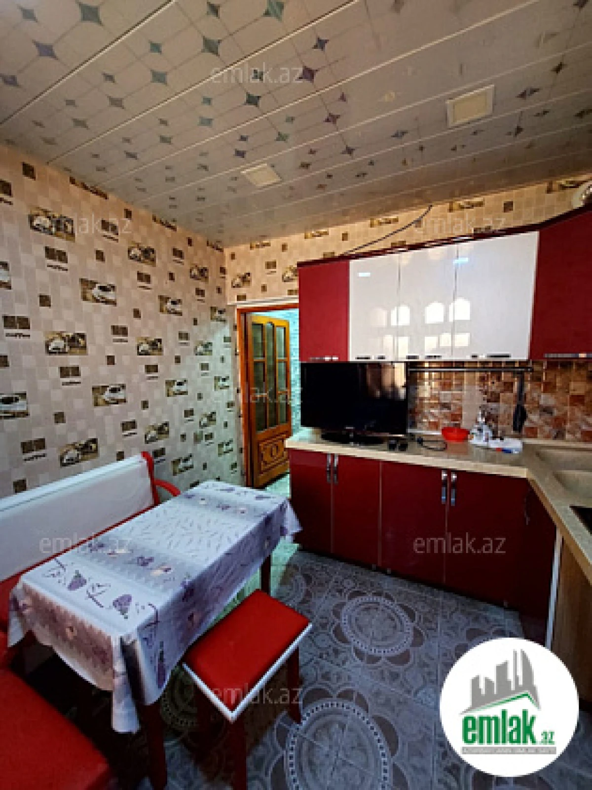 Satılır 3 otaqlı köhnə tikili 85 m²