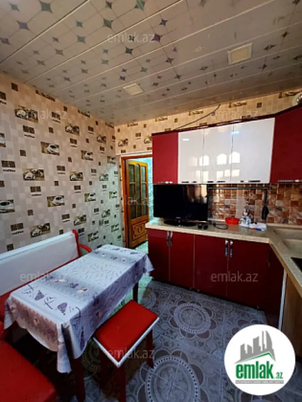 Satılır 3 otaqlı köhnə tikili 85 m²