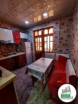 Satılır 3 otaqlı köhnə tikili 85 m²