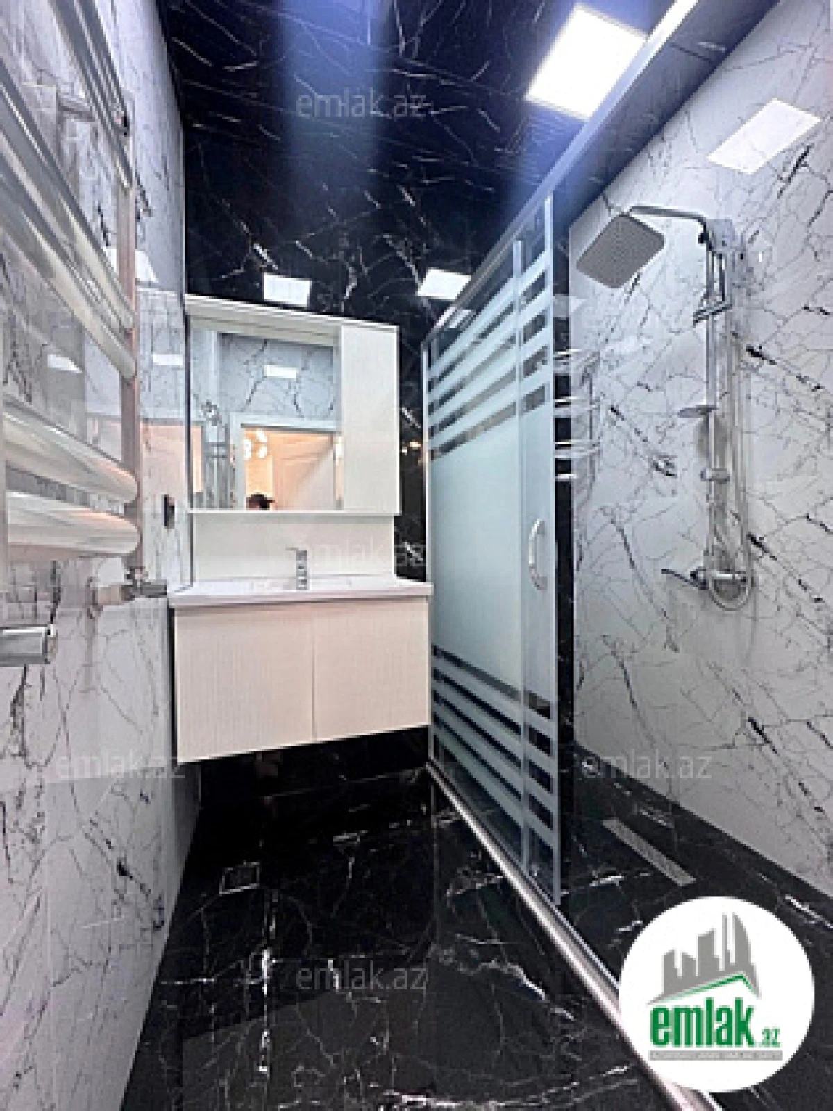 Satılır 4 otaqlı yeni tikili 135 m²