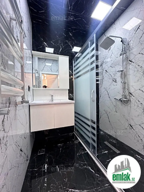 Satılır 4 otaqlı yeni tikili 135 m²