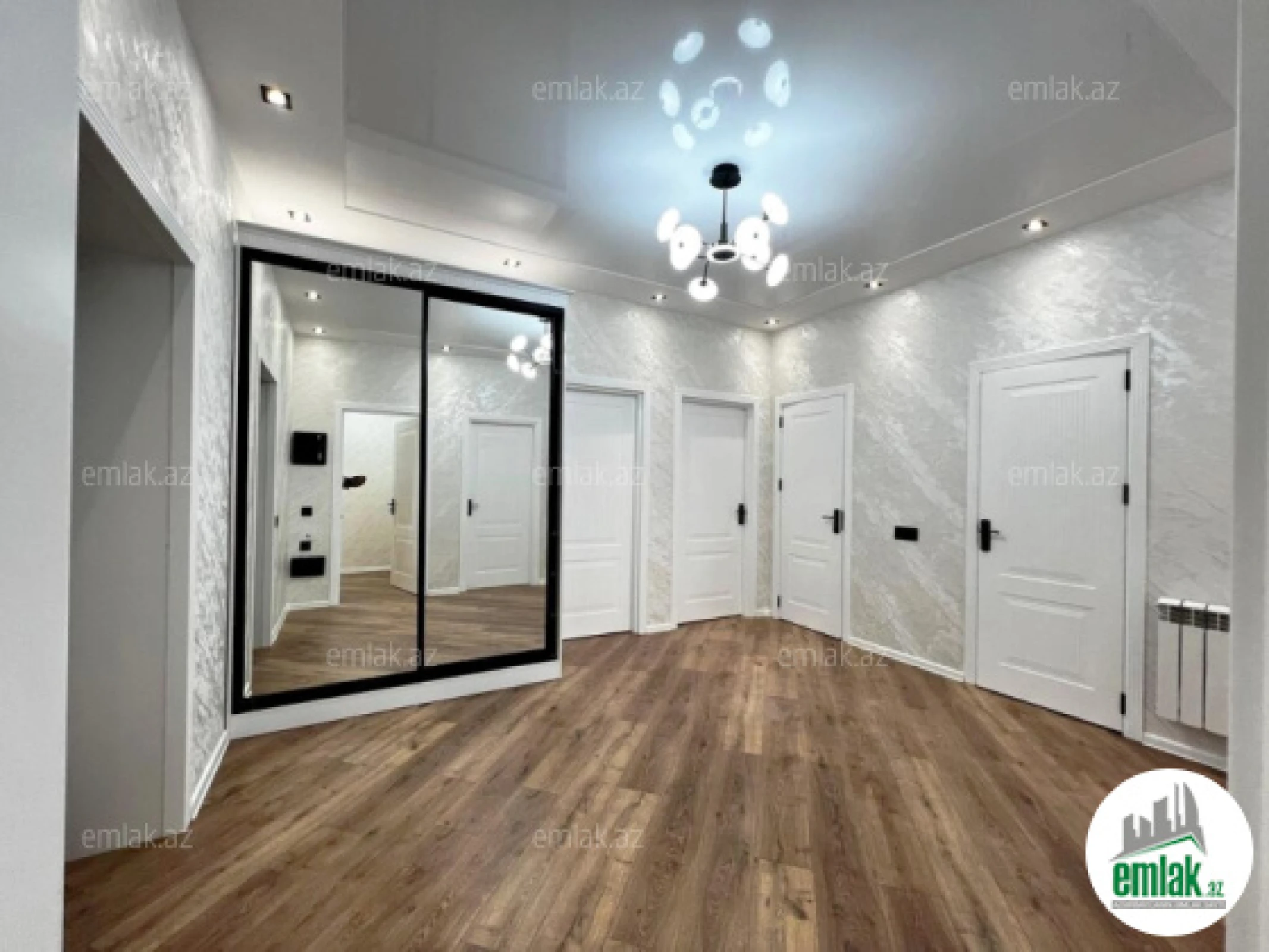 Satılır 4 otaqlı yeni tikili 135 m²