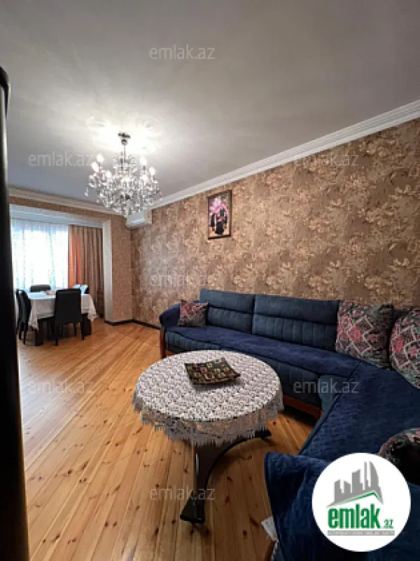 Satılır 3 otaqlı köhnə tikili 80 m²
