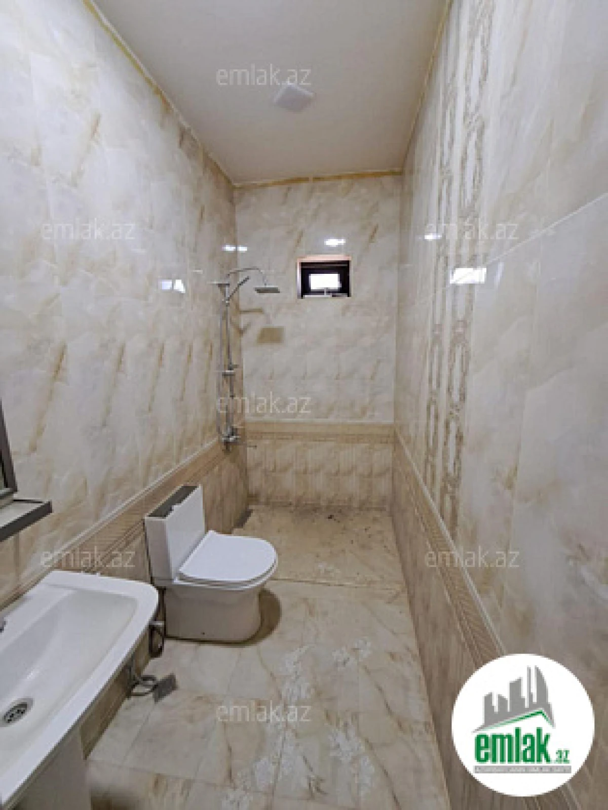 Satılır 5 otaqlı həyət evi 253.4 m²