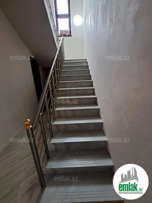 Satılır 5 otaqlı həyət evi 253.4 m²