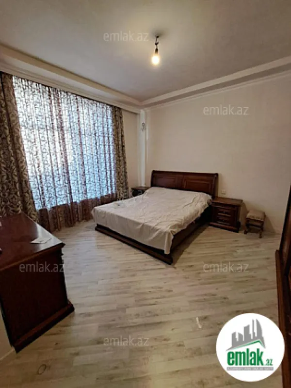 Satılır 5 otaqlı həyət evi 253.4 m²