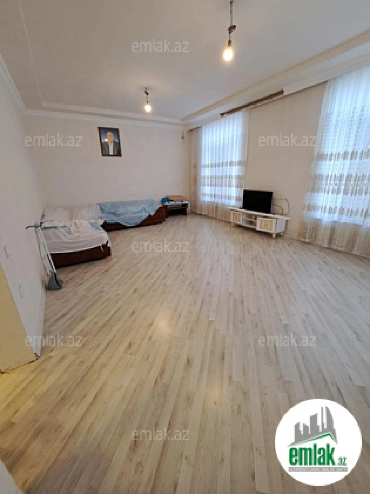 Satılır 5 otaqlı həyət evi 253.4 m²