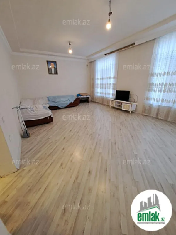 Satılır 5 otaqlı həyət evi 253.4 m²