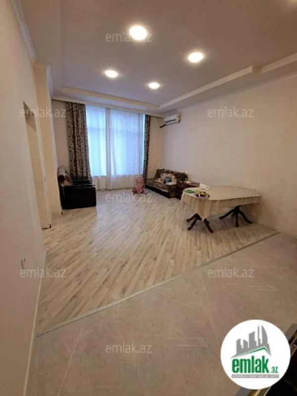 Satılır 5 otaqlı həyət evi 253.4 m²