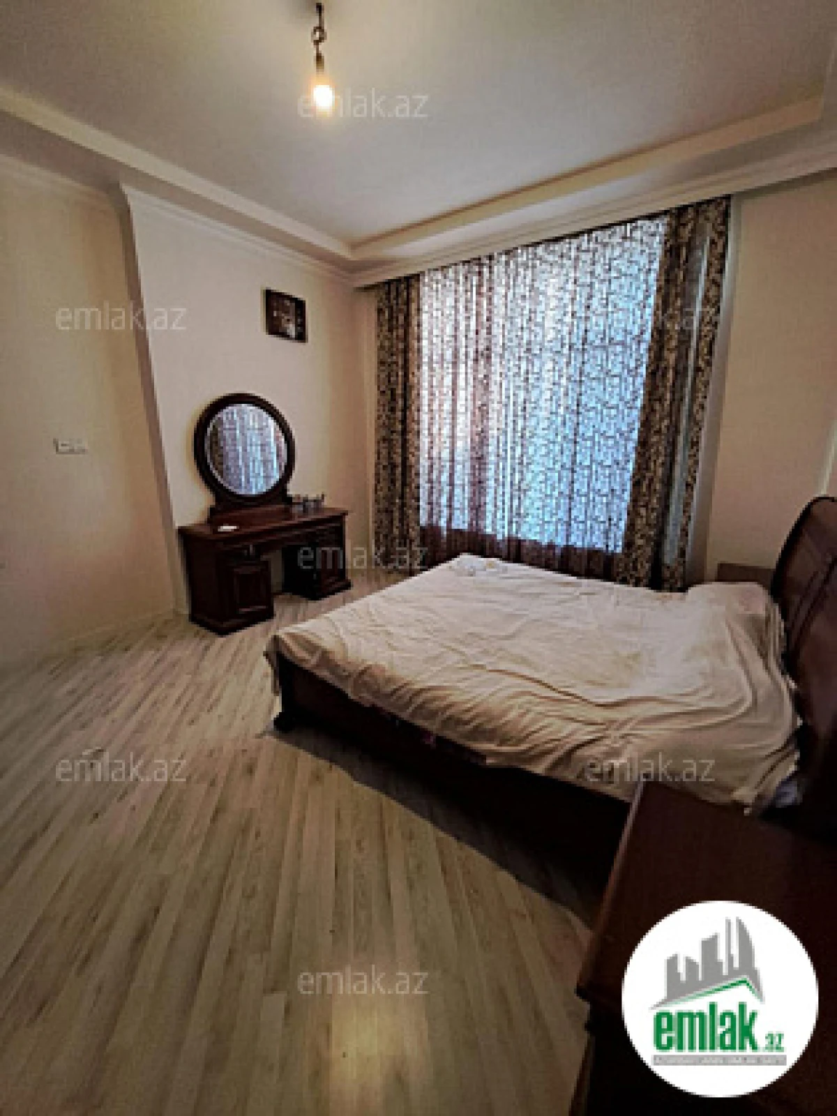 Satılır 5 otaqlı həyət evi 253.4 m²