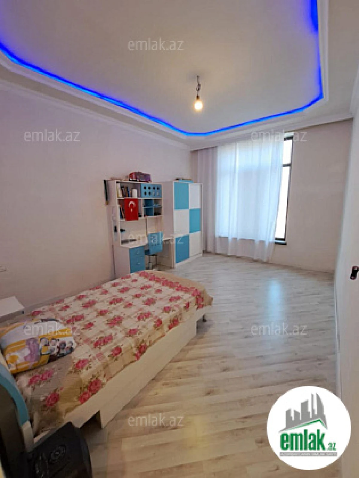 Satılır 5 otaqlı həyət evi 253.4 m²