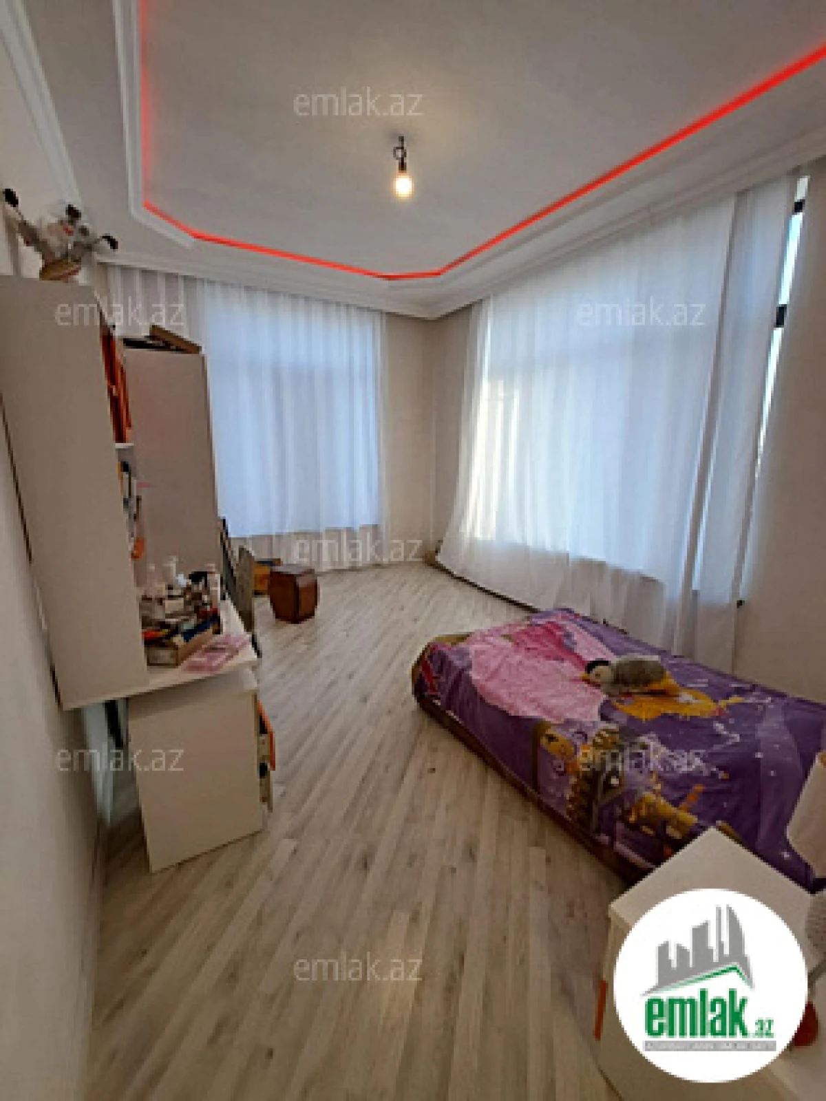 Satılır 5 otaqlı həyət evi 253.4 m²