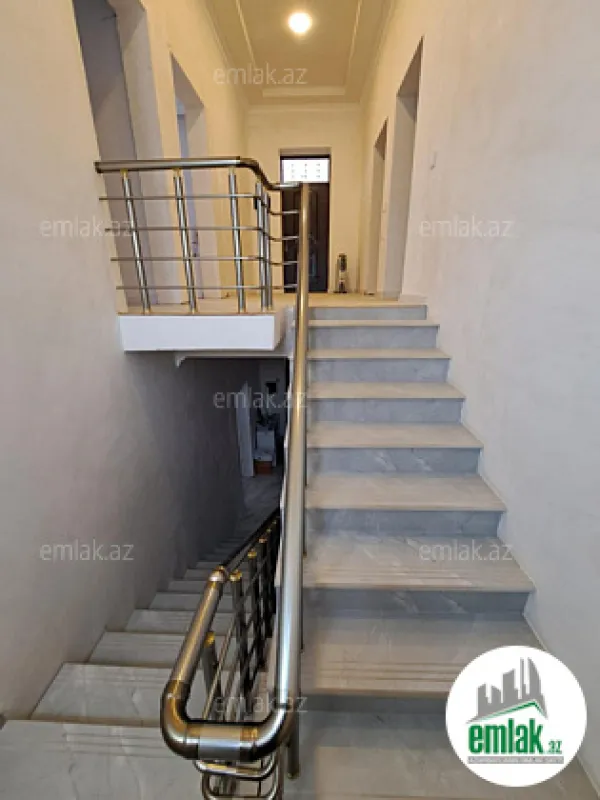 Satılır 5 otaqlı həyət evi 253.4 m²