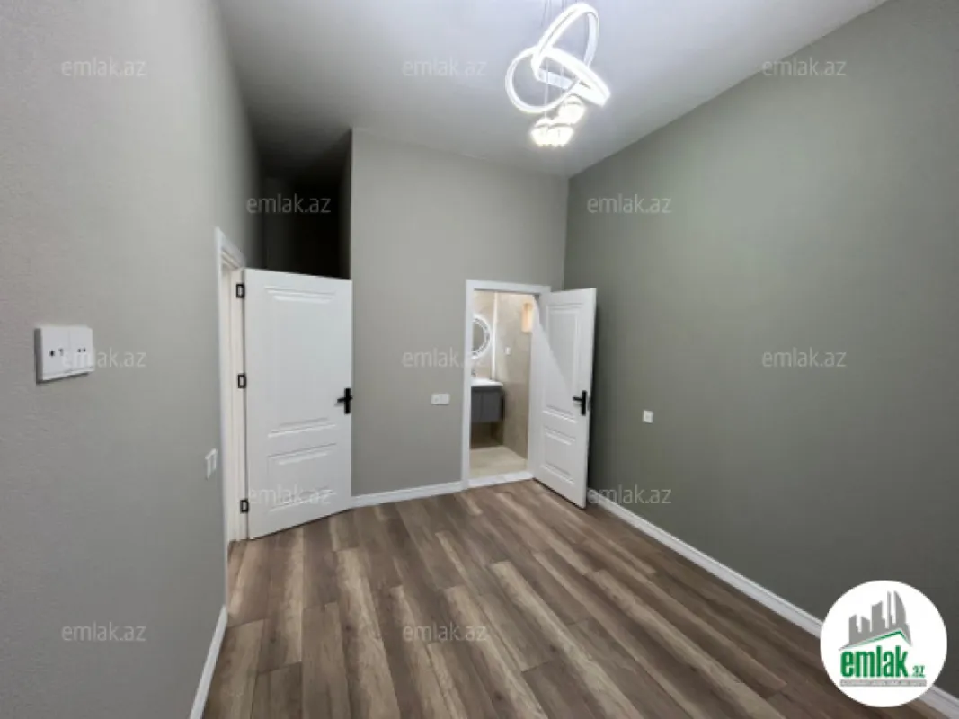 Satılır 4 otaqlı mənzil 140 m²