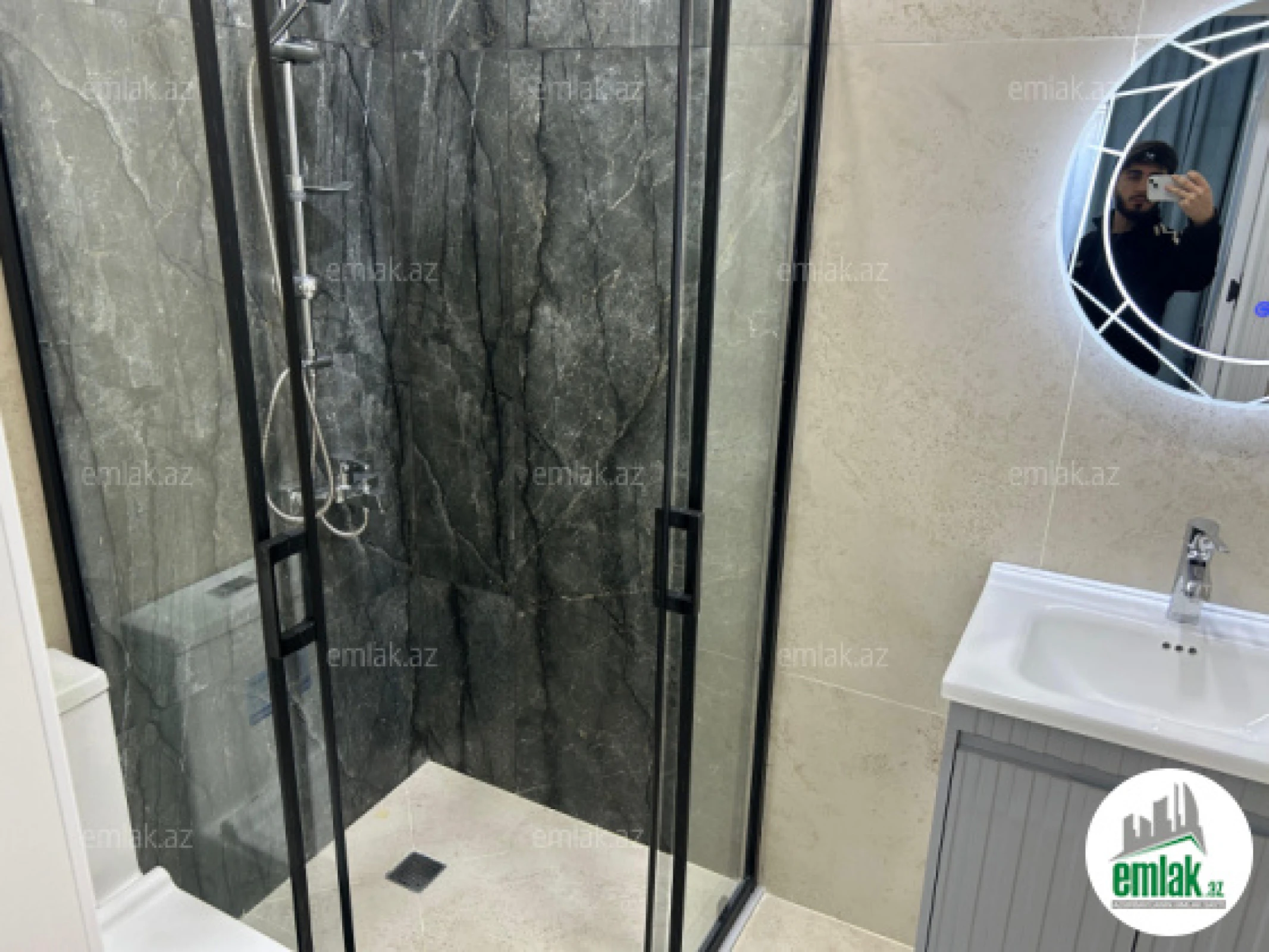 Satılır 4 otaqlı mənzil 140 m²