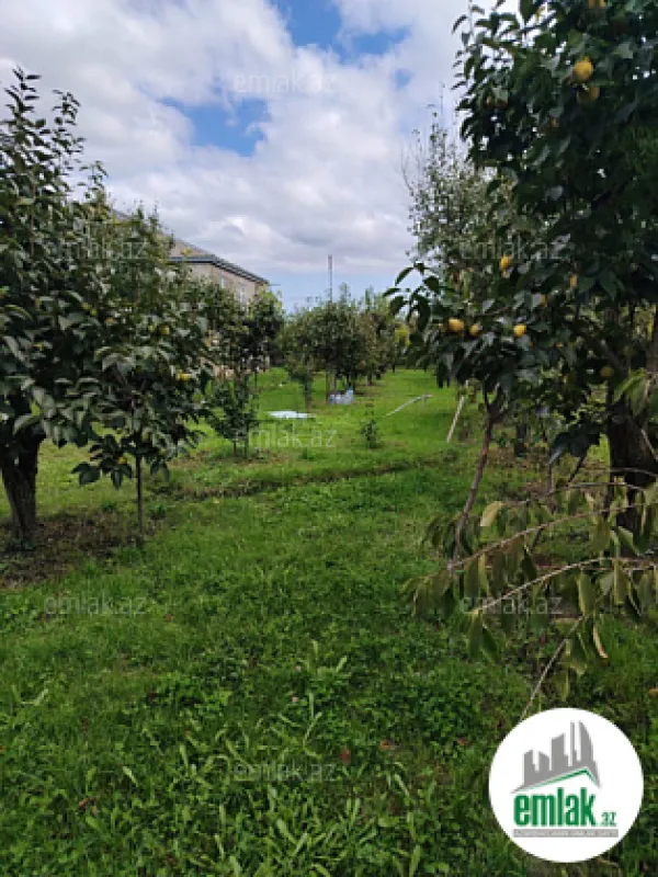 Satılır 7 otaqlı həyət evi 300 m²