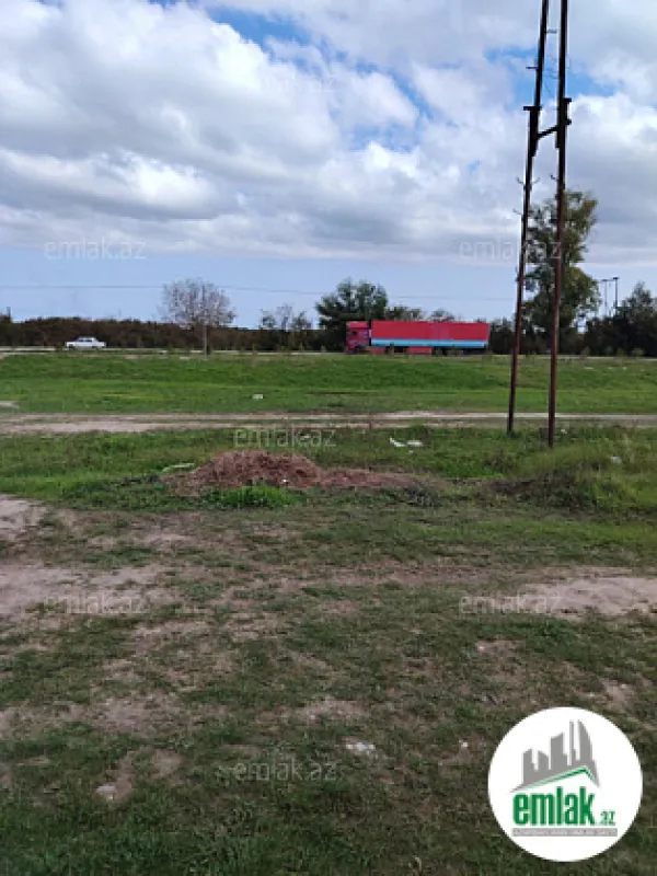 Satılır 7 otaqlı həyət evi 300 m²