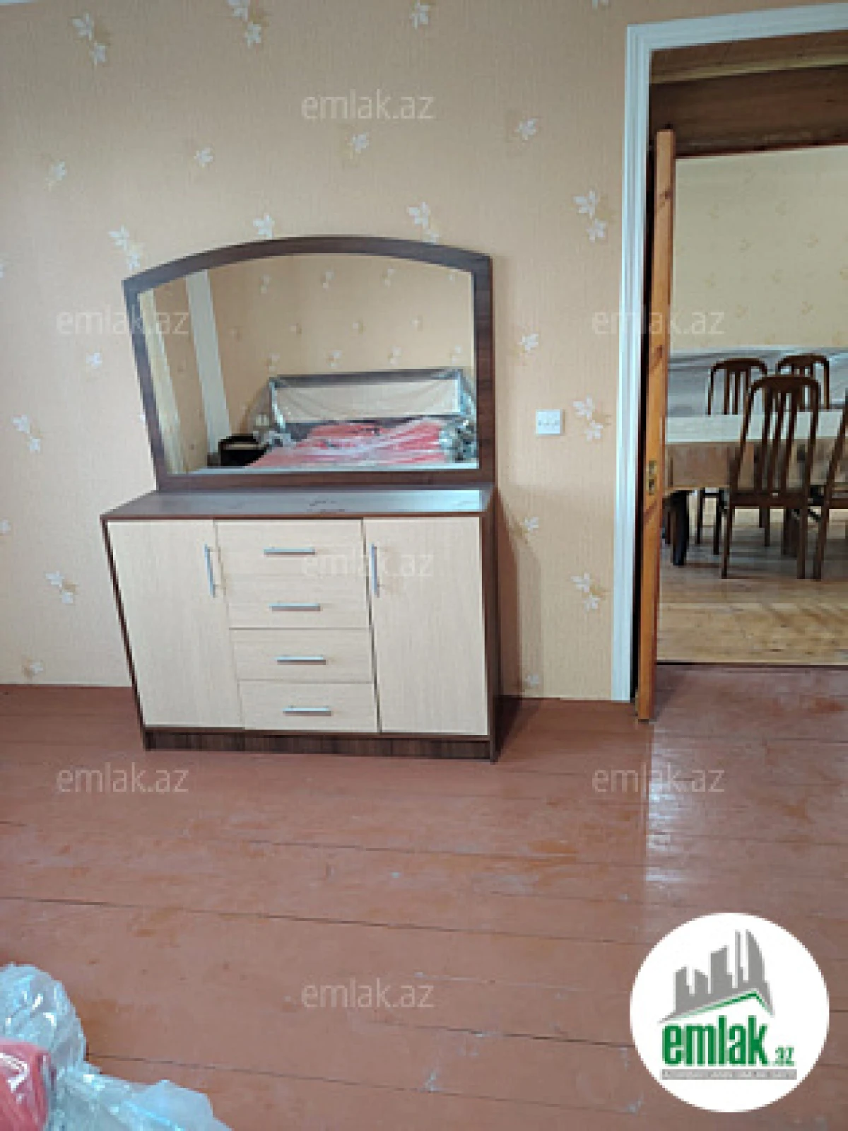 Satılır 7 otaqlı həyət evi 300 m²