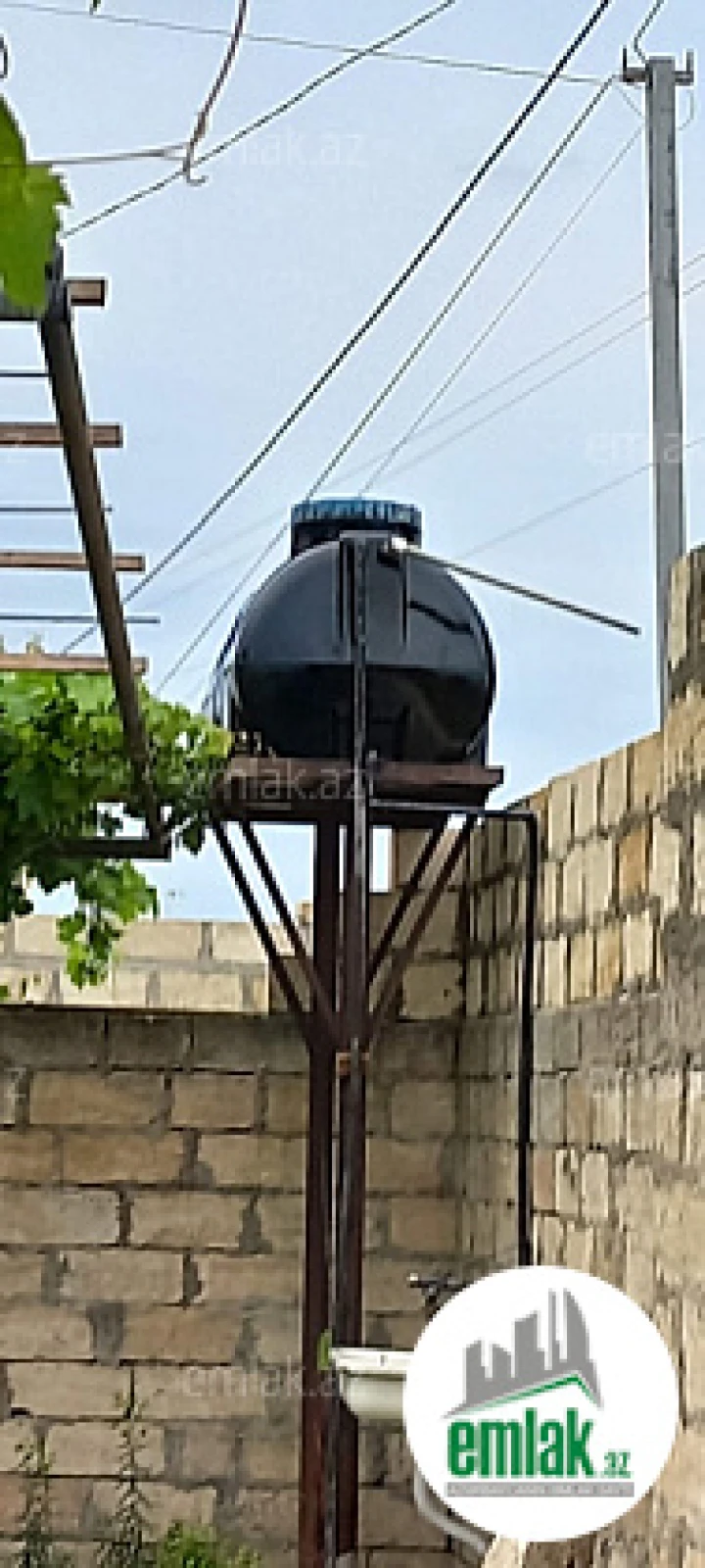 Satılır 7 otaqlı həyət evi 300 m²