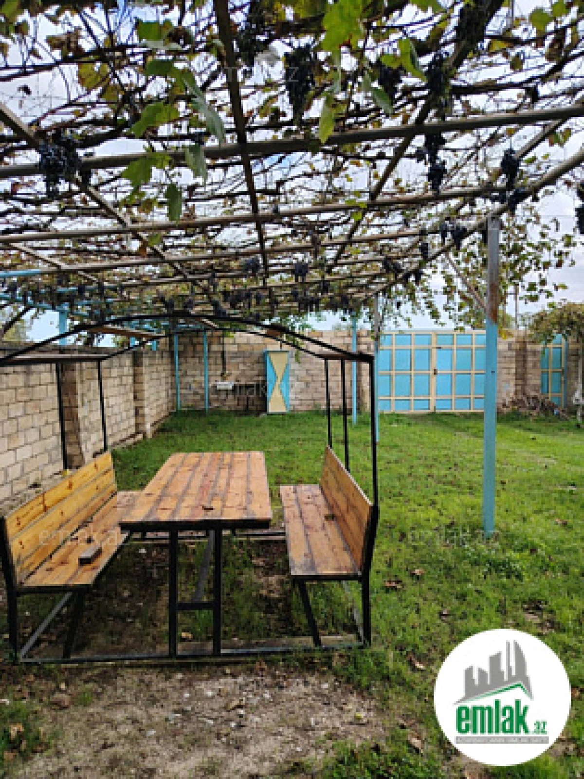 Satılır 7 otaqlı həyət evi 300 m²