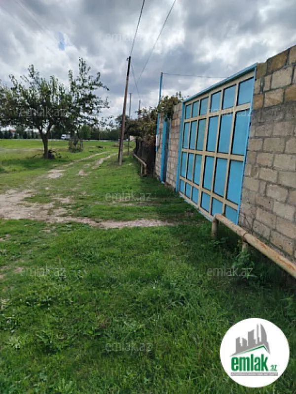 Satılır 7 otaqlı həyət evi 300 m²