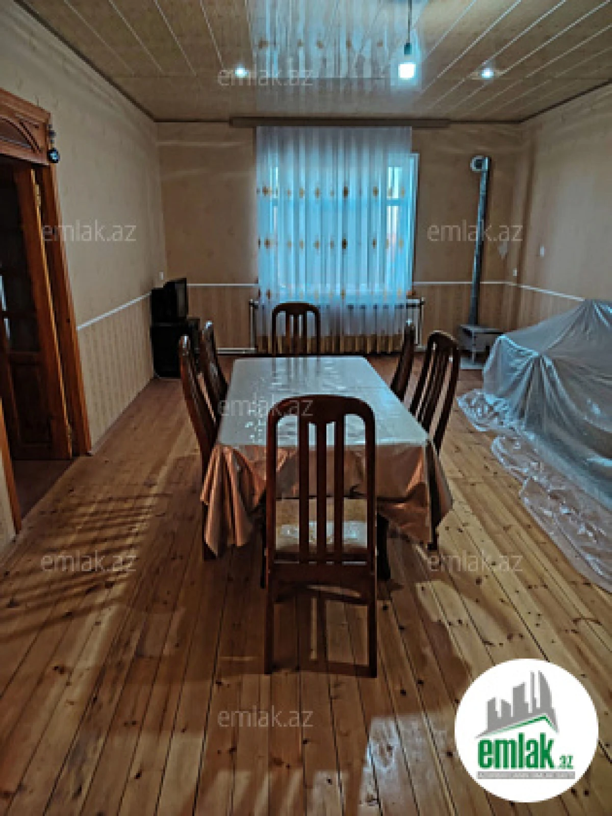 Satılır 7 otaqlı həyət evi 300 m²