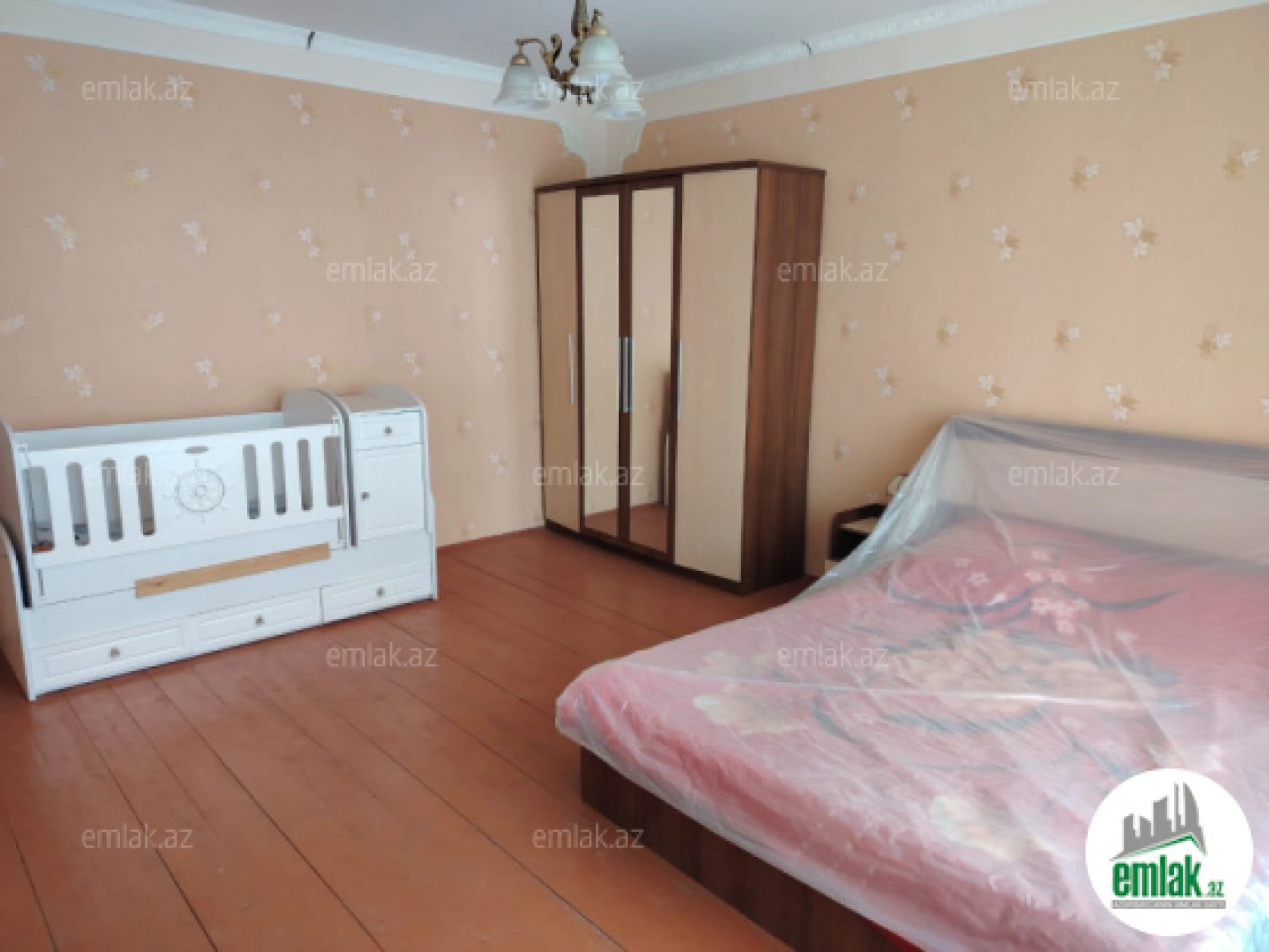 Satılır 7 otaqlı həyət evi 300 m²