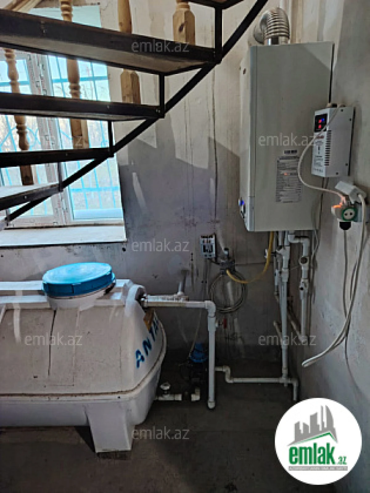 Satılır 7 otaqlı həyət evi 300 m²