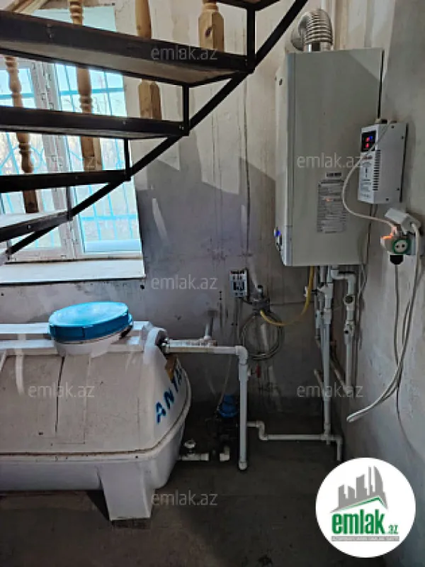 Satılır 7 otaqlı həyət evi 300 m²