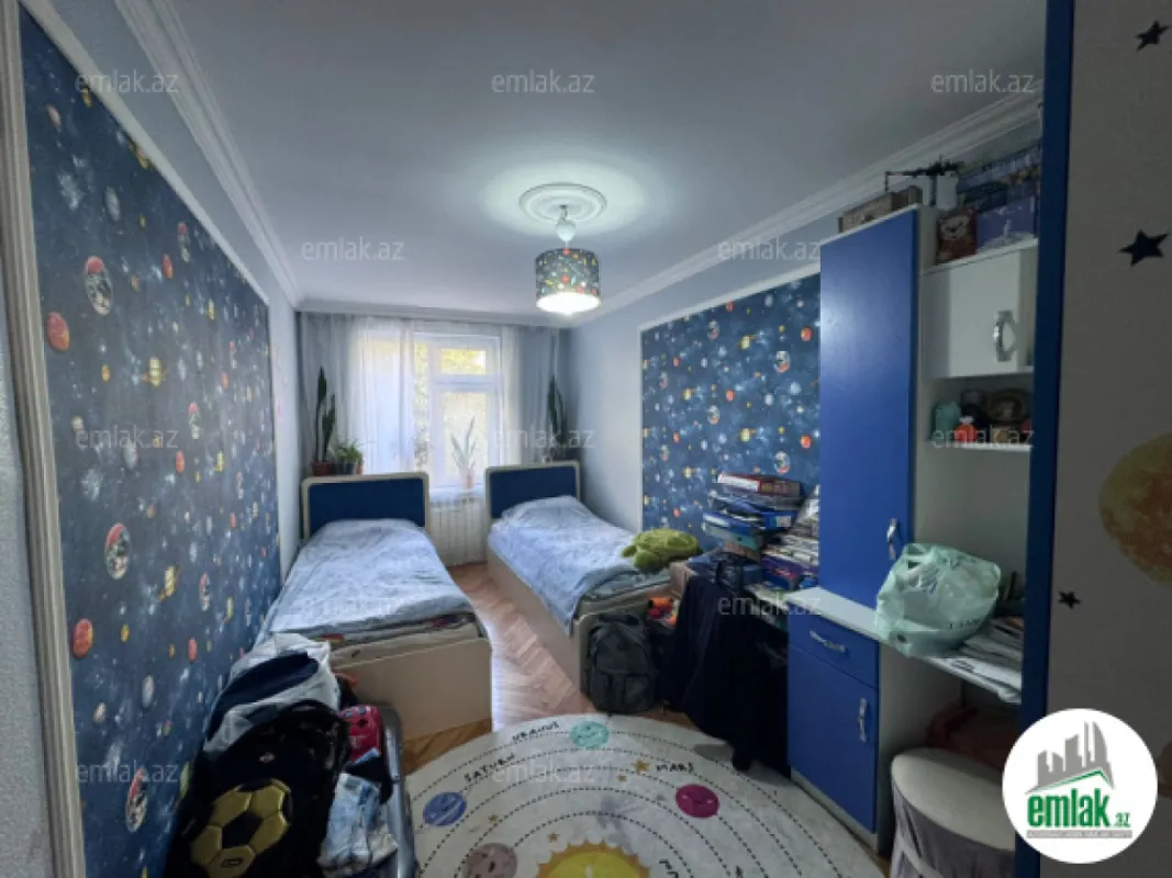 Satılır 3 otaqlı köhnə tikili 75 m²
