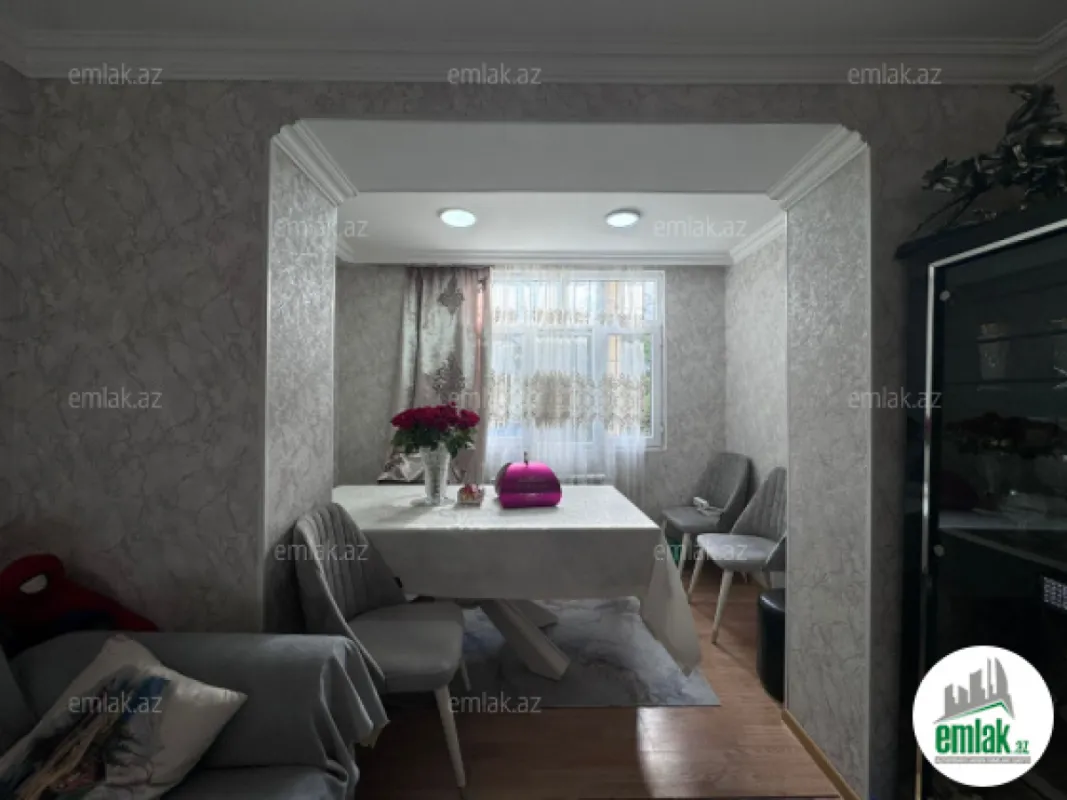 Satılır 3 otaqlı köhnə tikili 75 m²