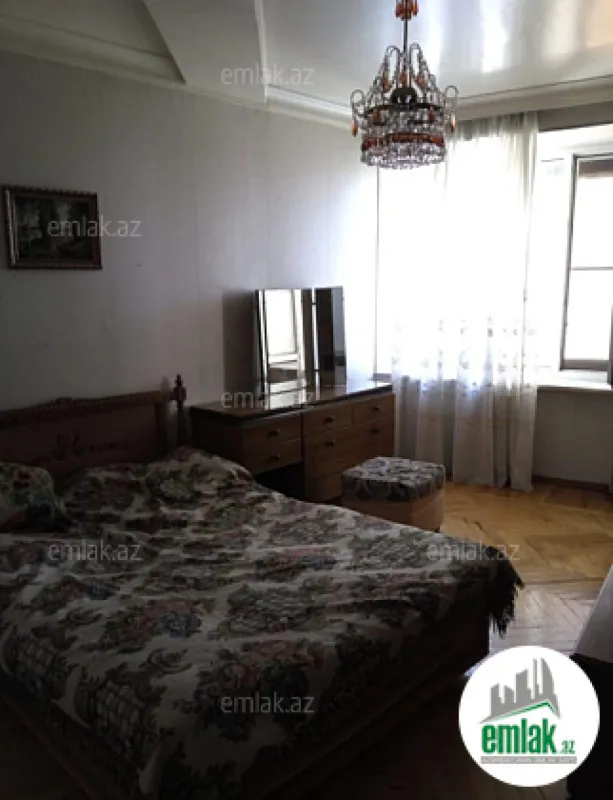 Satılır 3 otaqlı köhnə tikili 75 m²