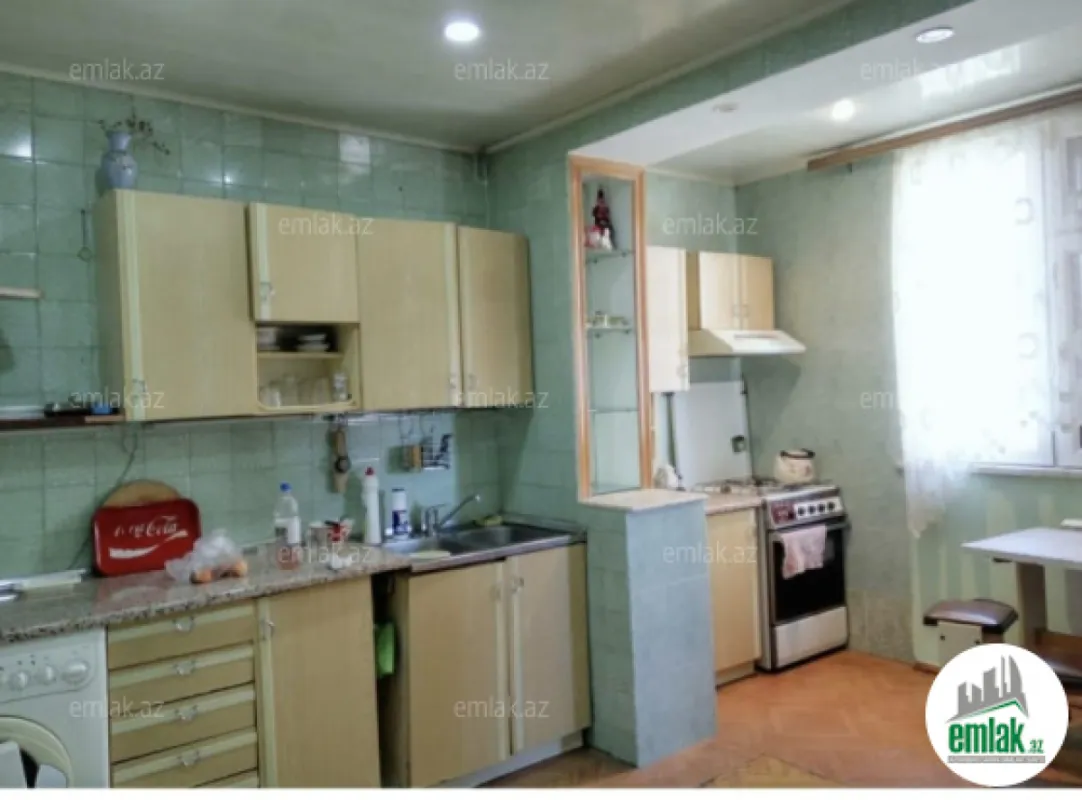 Satılır 3 otaqlı köhnə tikili 75 m²
