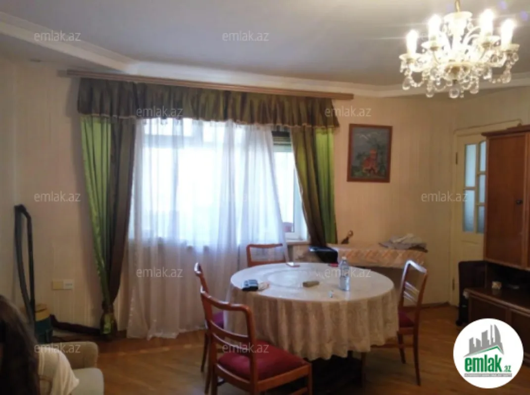 Satılır 3 otaqlı köhnə tikili 75 m²