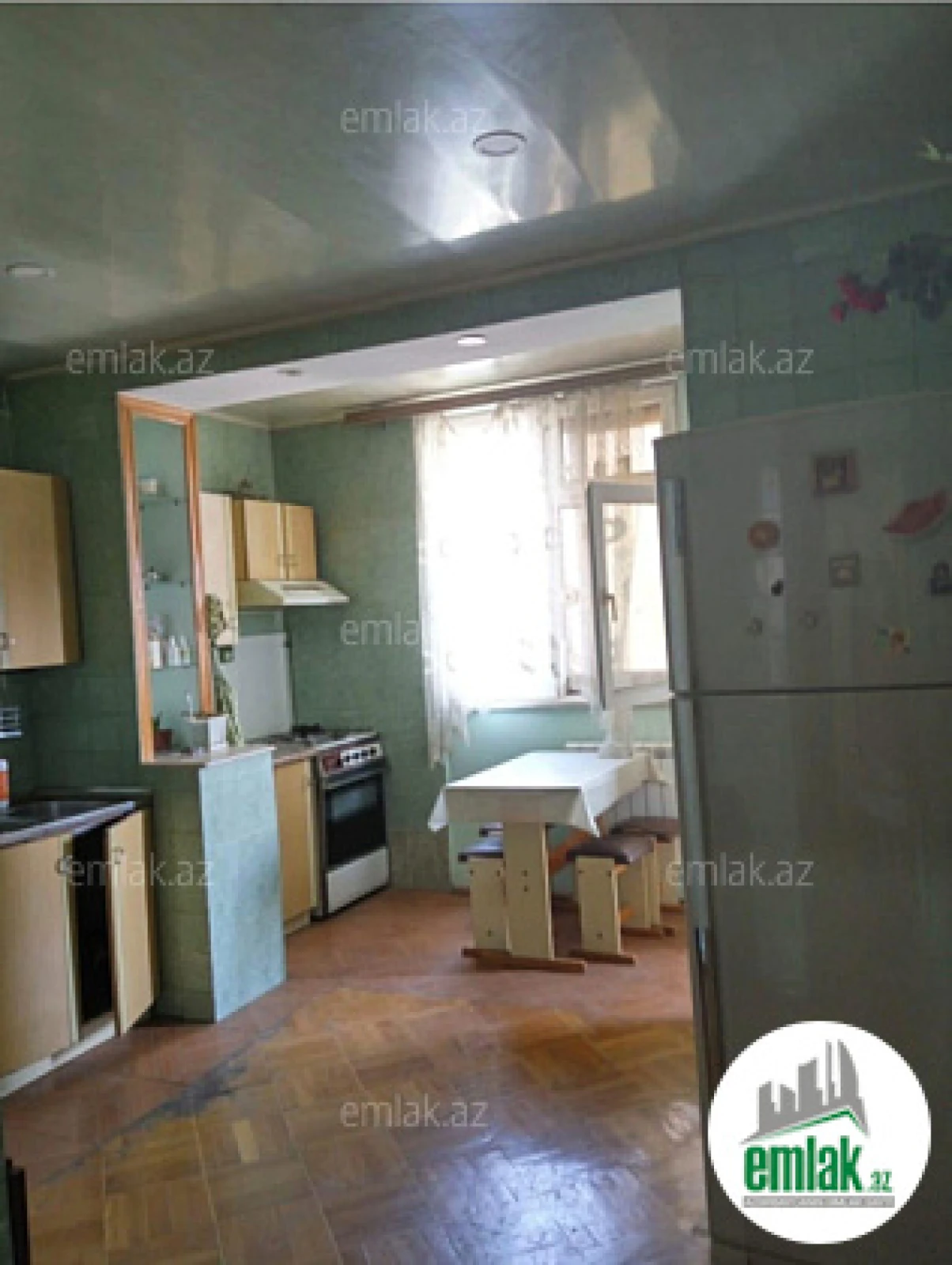 Satılır 3 otaqlı köhnə tikili 75 m²