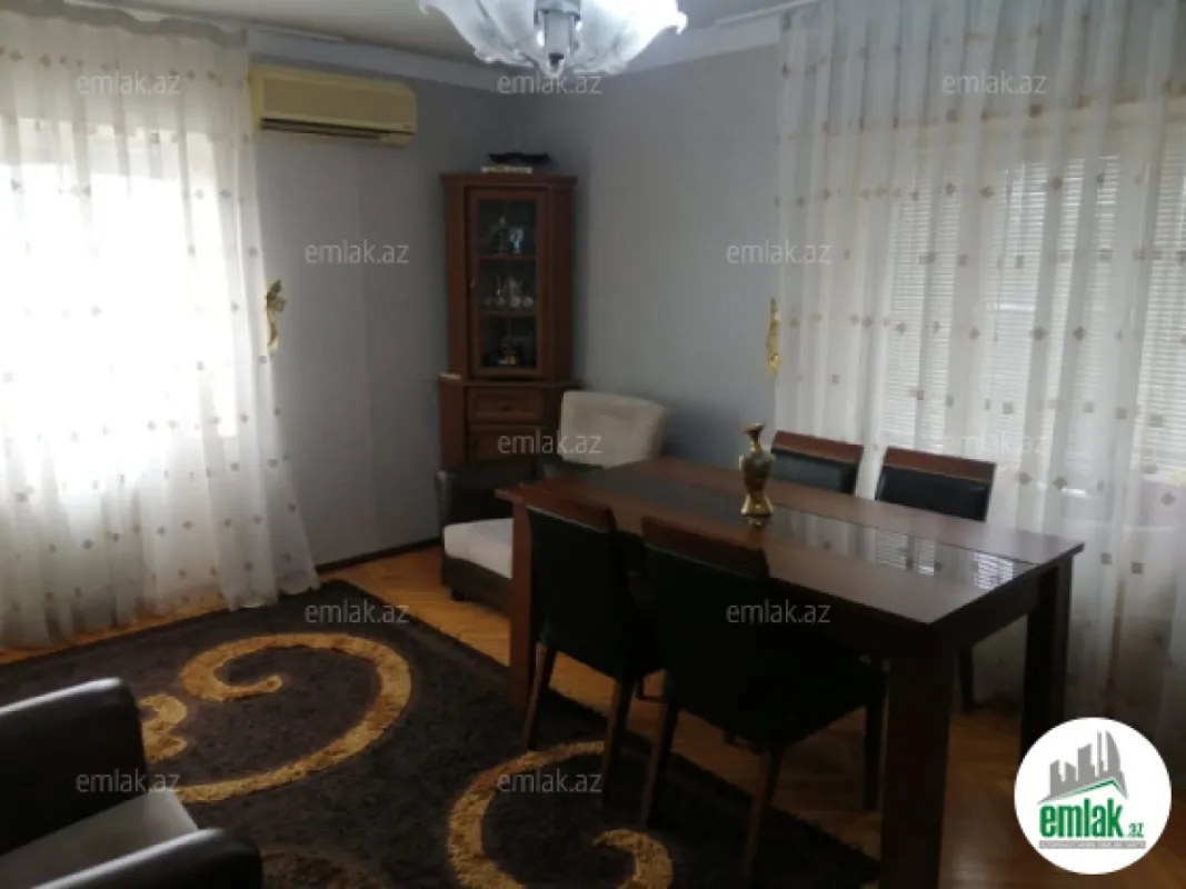 Satılır 3 otaqlı köhnə tikili 80 m²