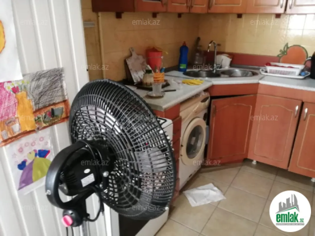 Satılır 3 otaqlı köhnə tikili 80 m²