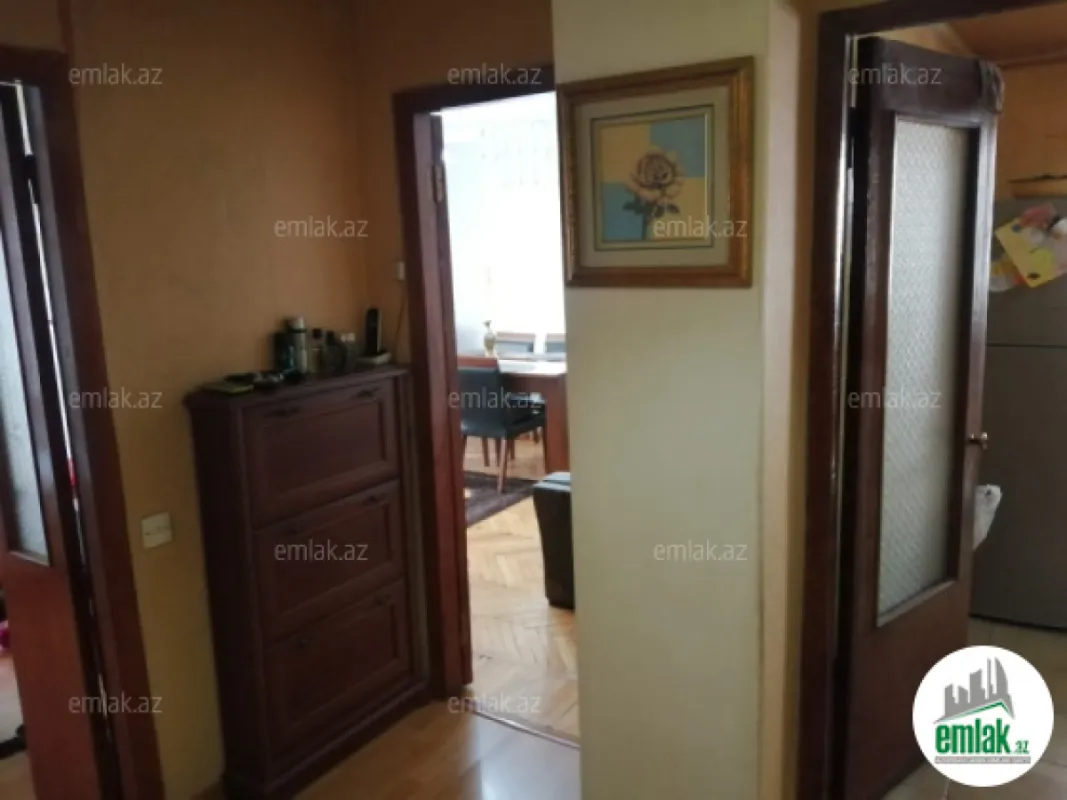 Satılır 3 otaqlı köhnə tikili 80 m²