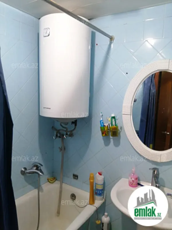 Satılır 3 otaqlı köhnə tikili 80 m²