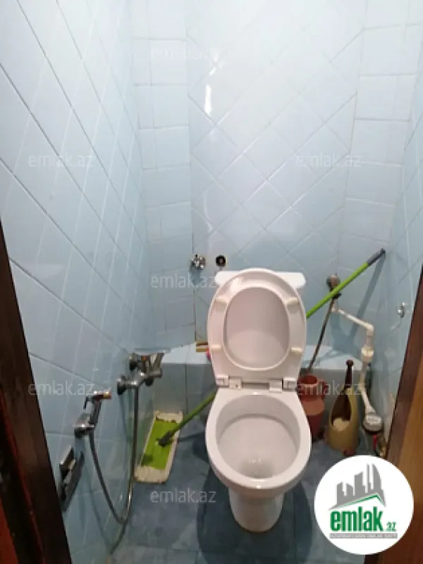 Satılır 3 otaqlı köhnə tikili 80 m²