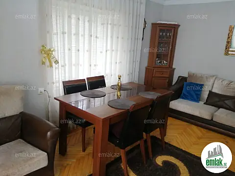 Satılır 3 otaqlı köhnə tikili 80 m²