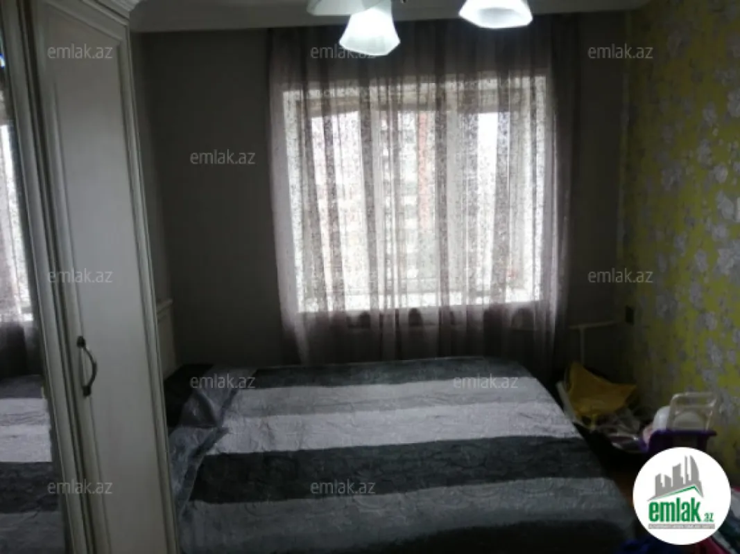 Satılır 3 otaqlı köhnə tikili 80 m²