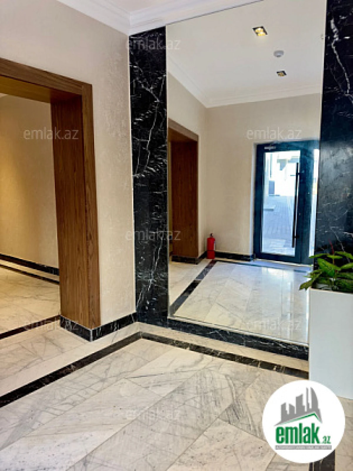 Satılır 2 otaqlı yeni tikili 97.6 m²